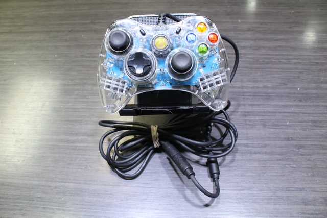 console xbox 360 250gb + acc (manette pas officielle) microsof 1410 2011-02-13 - Image 4