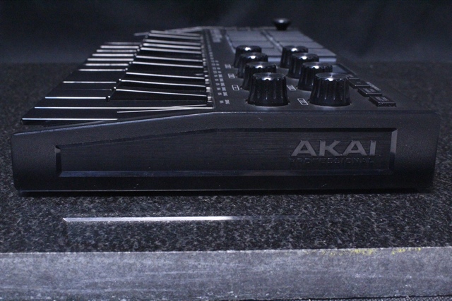 controleur usb Akai Mpk mini black edition - Image 3