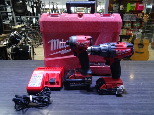 ensemble perceuse visseuse+clé a chocs+2 batteries m18 xc6.0 et 1.5ah+chargeur milwaukee 2953-20/2703-20
