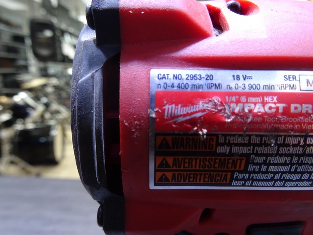 ensemble perceuse visseuse+clé a chocs+2 batteries m18 xc6.0 et 1.5ah+chargeur milwaukee 2953-20/2703-20 - Image 4