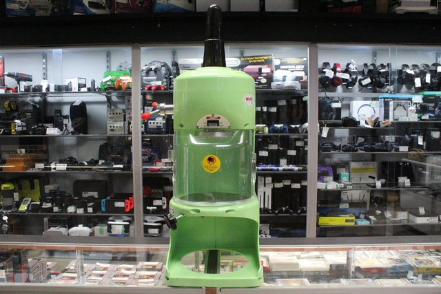 machine a glace piller ( ice shaver ) global bear