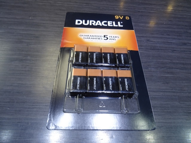 paquet de 8 batterie 9 volt duracell mars 2027