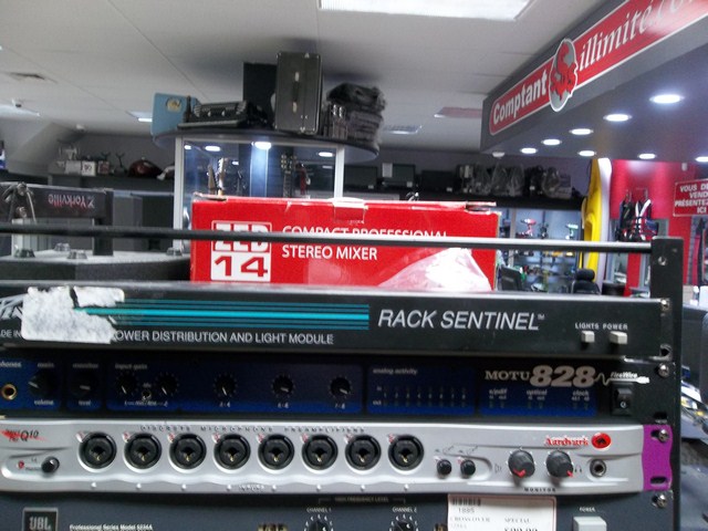 rack sentinel lumiere peavey loc17