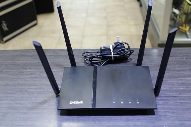 routeur d-link 4 antennes Dir-615