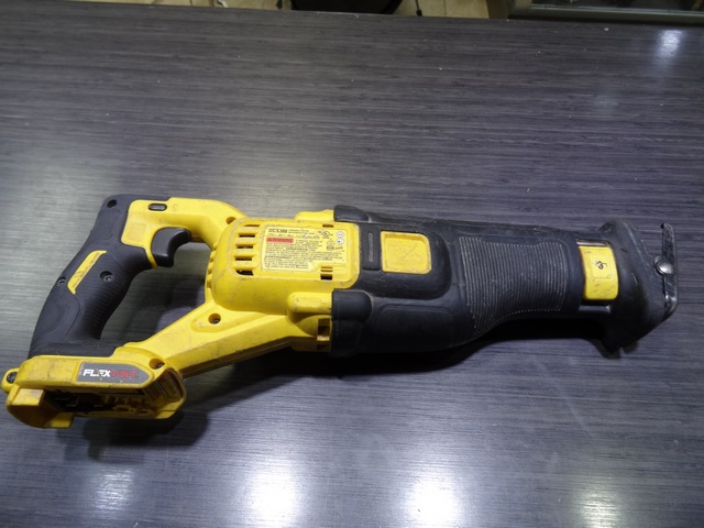 scie va et vient (sawzall)(SANS BATTERIE ET CHARGEUR) DEWALT dcs388 - Image 2